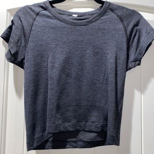 CROPPED LULULEMON SWIFTLY TECH SHIRT